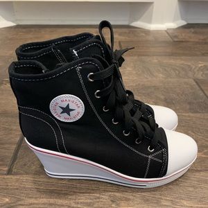 Yufu star black and white shoes